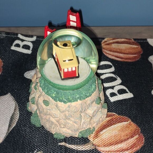 The San Francisco Music Box Company Golden Gate Bridge and Trolley Car Snowglobe - Picture 4 of 6